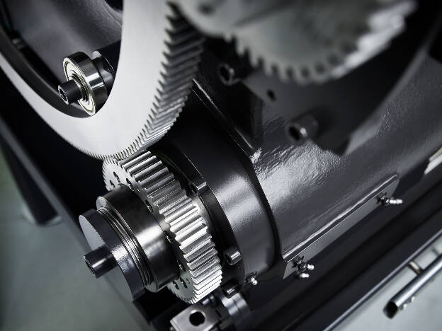 Maschinen Details, Zahnräder, Maschinenbau, Detailaufnahme, Zahnräder greifen ineinander, Industreifotografie Christian Vorhofer, Kunde ENGEL-AUSTRIA 