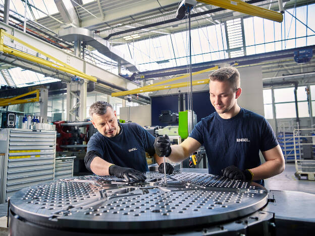 Arbeitssituationen-Montage, Industriefotografie Christian Vorhofer