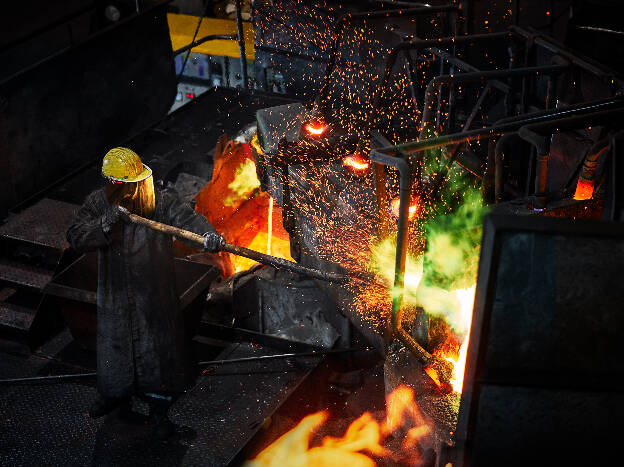 Gießerei, Funkenflug, Industriefotografie Christian Vorhofer, Kunde Montanwerke AG Brixlegg